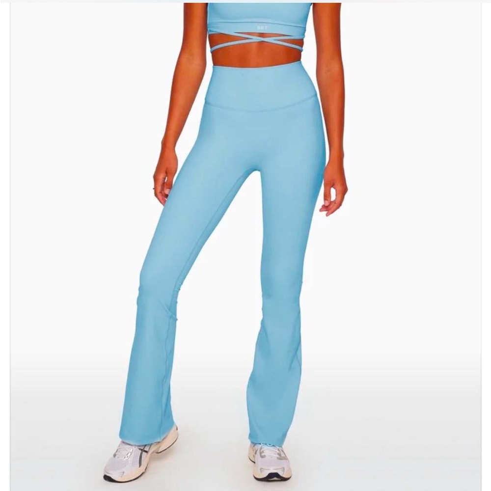 Set active high waisted flare leggings